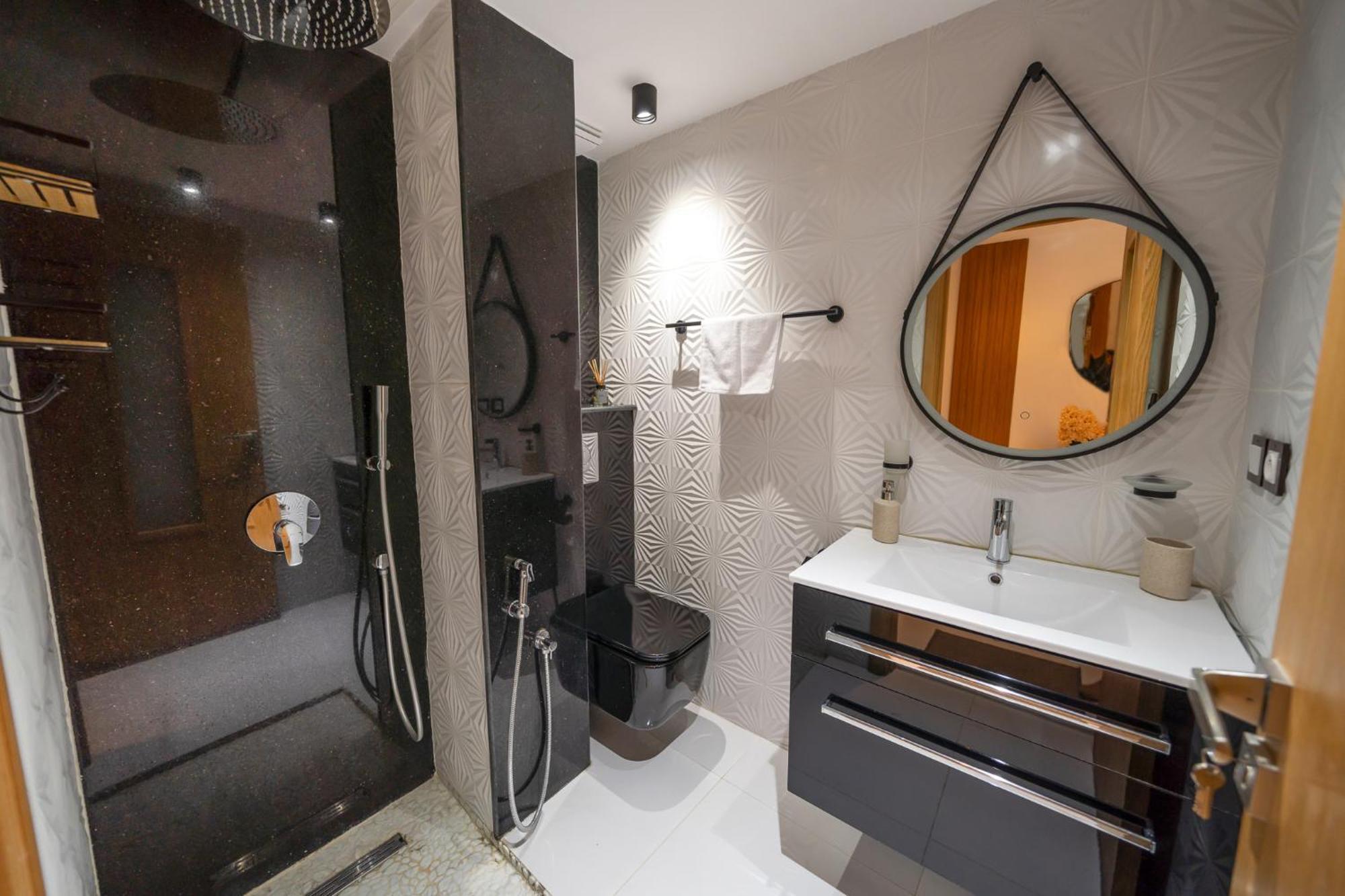 Appartamento Ecrin Secret, Duplex Prestige, Proche Corniche & Medina, Piscine, Parking, Wifi, Iptv, Ac Tangeri Esterno foto