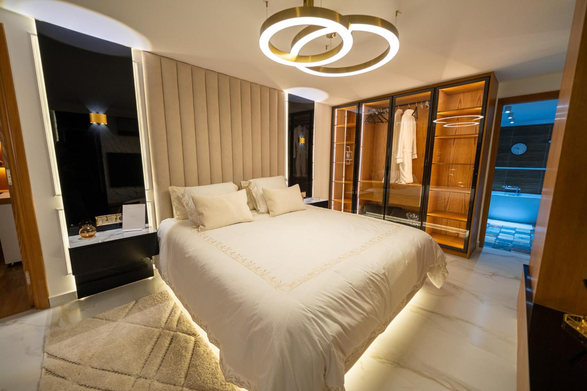Appartamento Ecrin Secret, Duplex Prestige, Proche Corniche & Medina, Piscine, Parking, Wifi, Iptv, Ac Tangeri Esterno foto